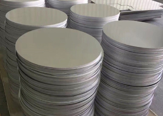 中国 低密度1050の1100アルミニウム円形ディスクは、アルミニウム円のブランク ダイ カストの サプライヤー